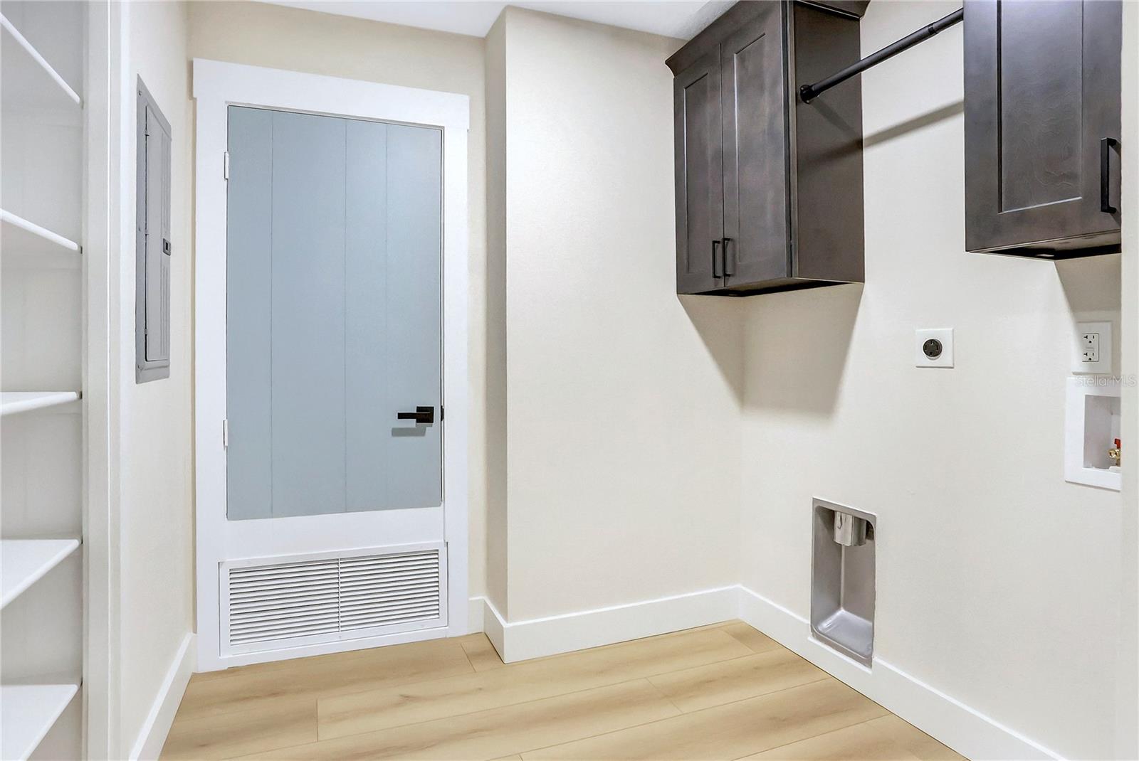 LAKESIDE HOMES - Residential