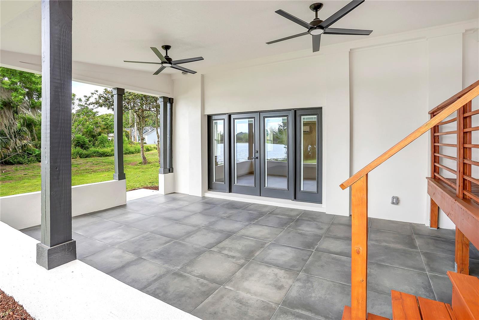 LAKESIDE HOMES - Residential