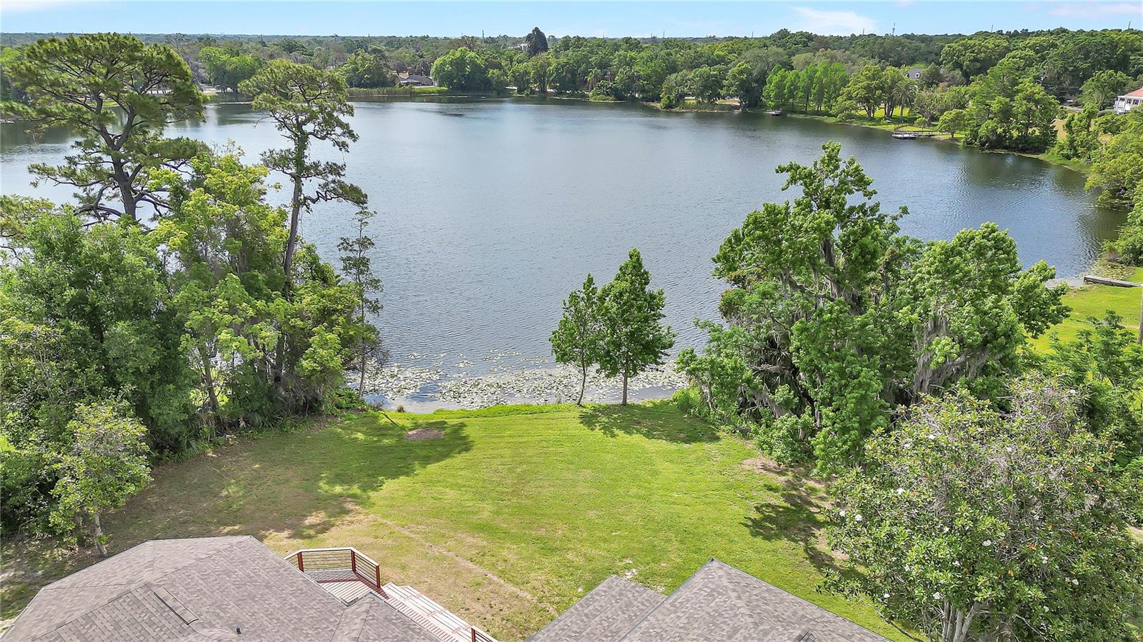 LAKESIDE HOMES - Residential