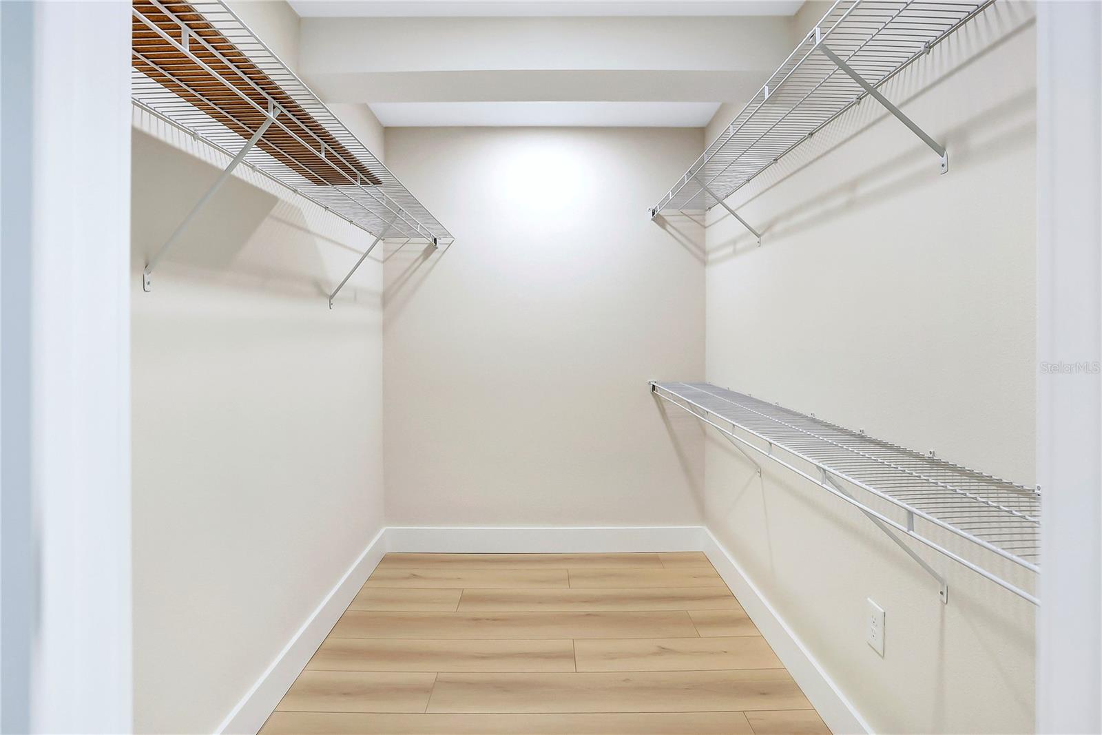 LAKESIDE HOMES - Residential