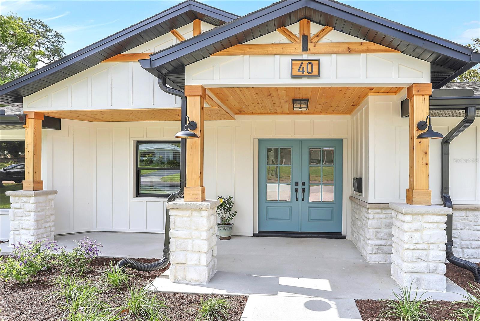 LAKESIDE HOMES - Residential