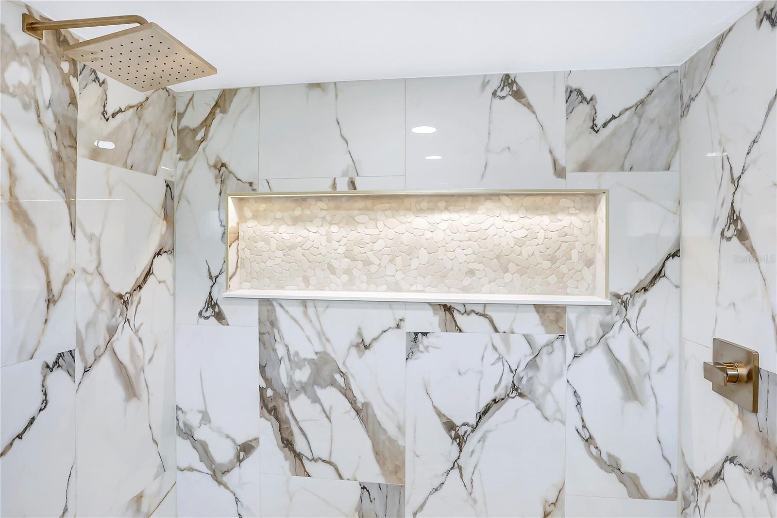 LAKESIDE HOMES - Residential