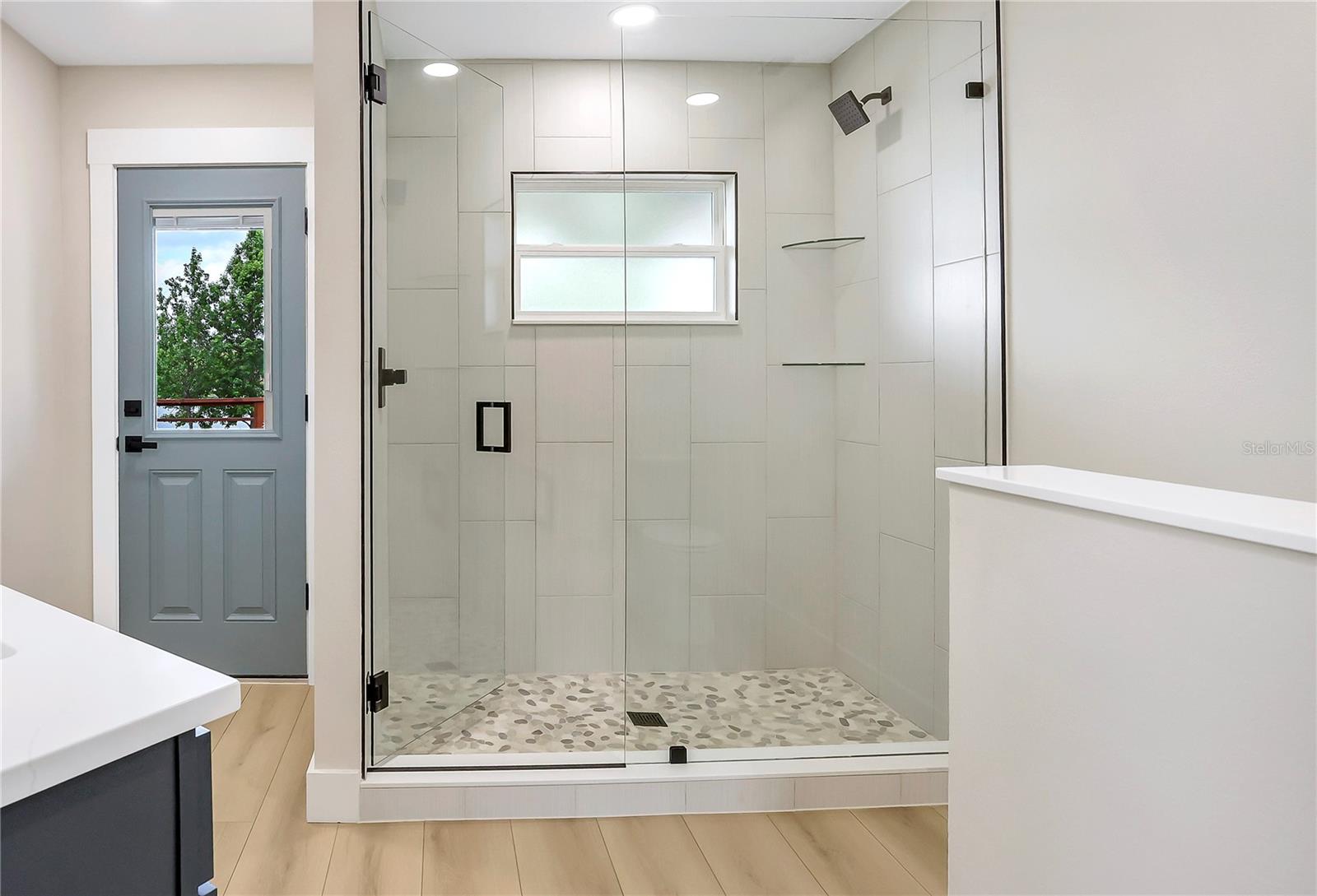 LAKESIDE HOMES - Residential