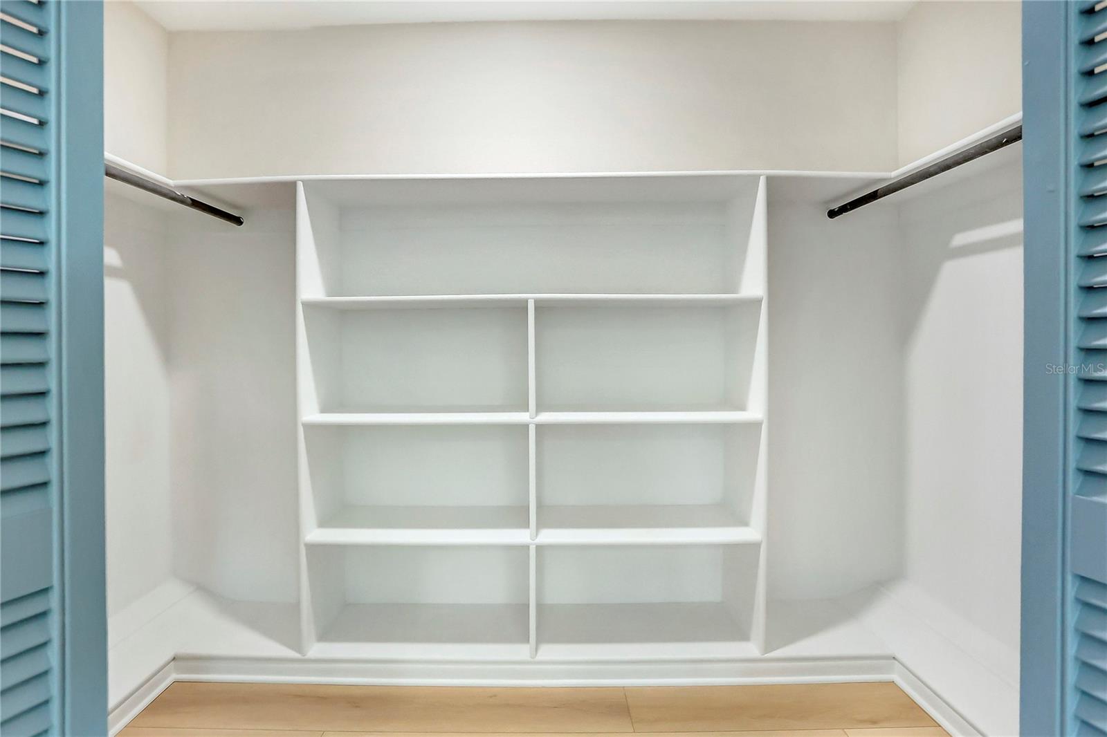 LAKESIDE HOMES - Residential