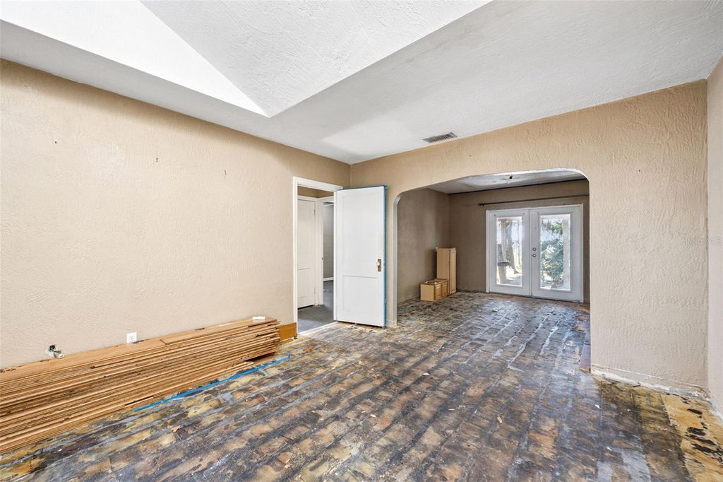 Photo of 738 S Mills Avenue, Orlando, FL 32801 (MLS # O6380117)