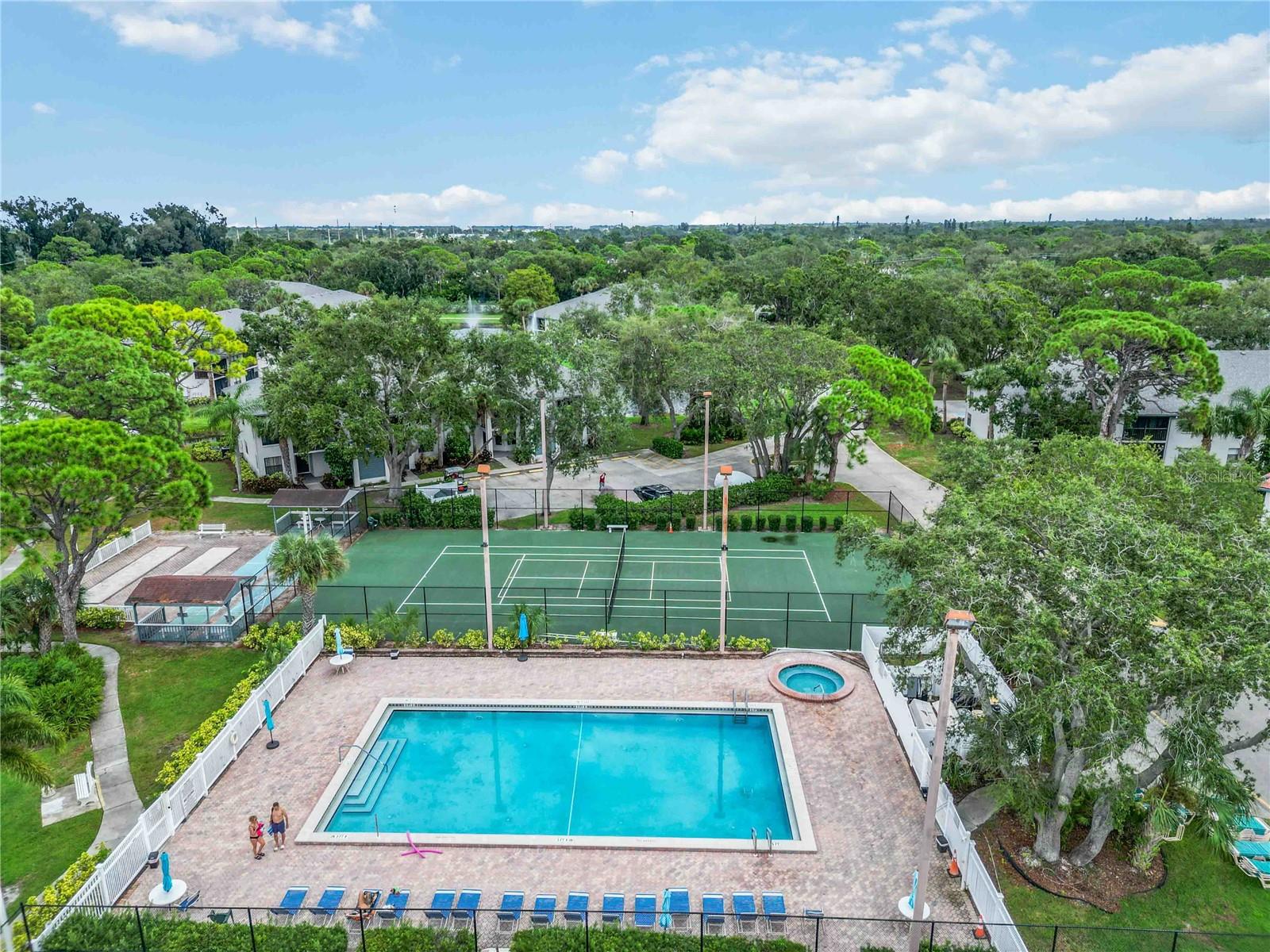 SHOREWALK BATH & TENNIS CLUB 25 - Residential
