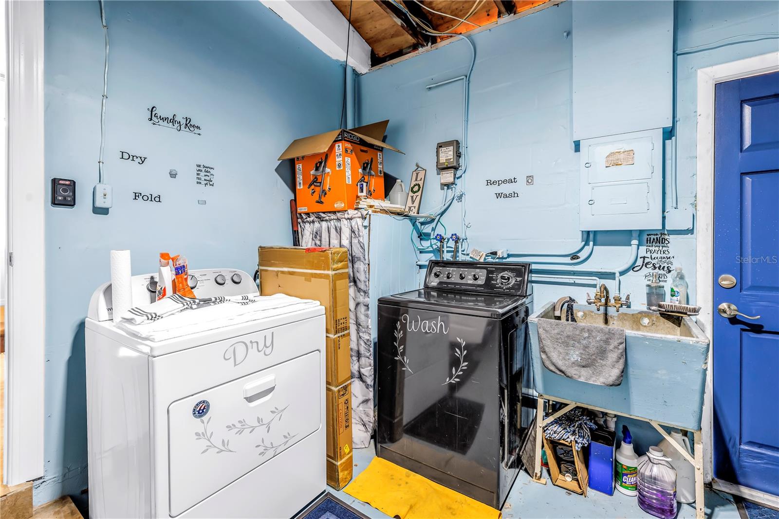 COLONIAL PARKS SUB - Residential