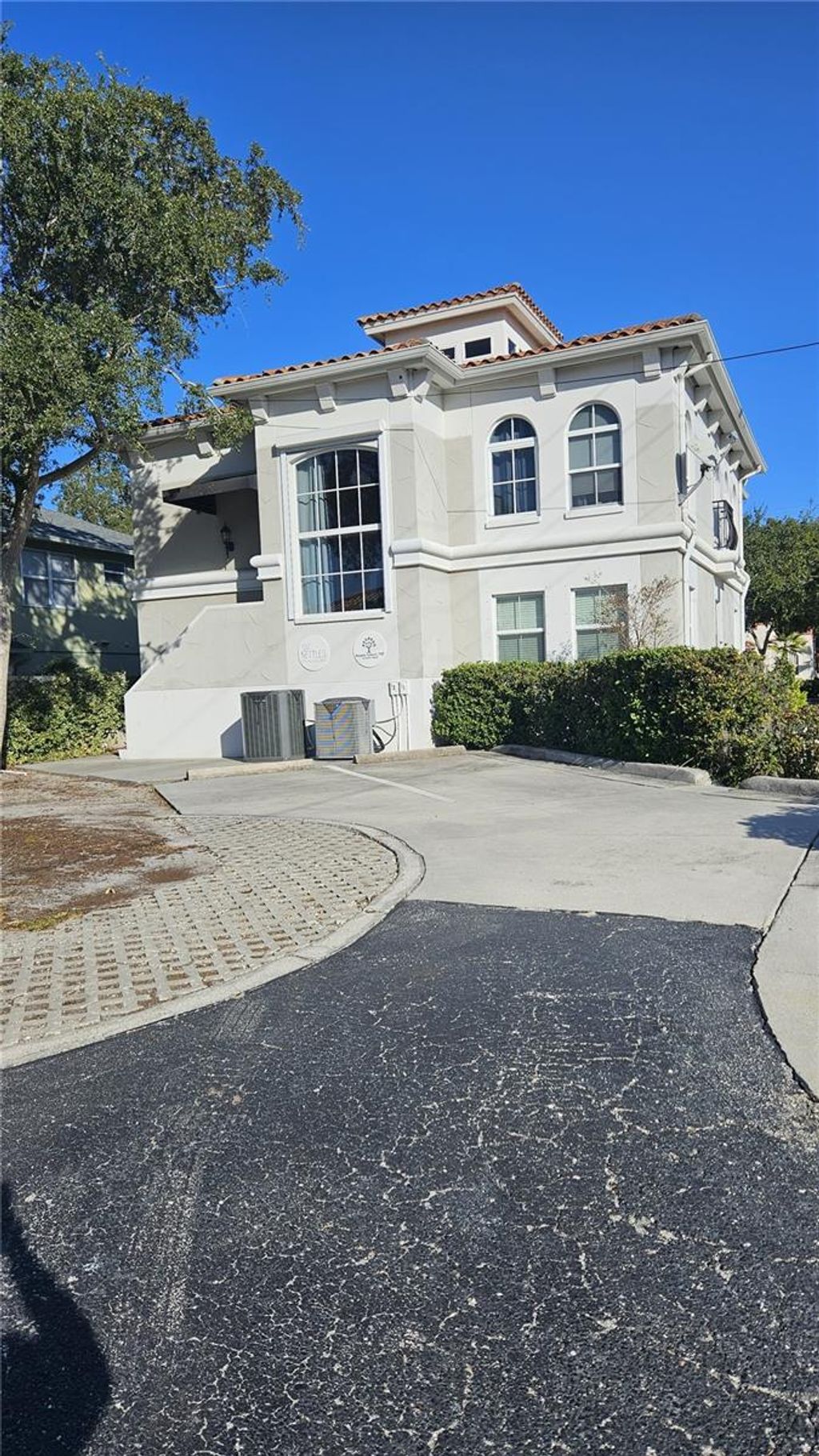 Photo of 3001 W Azeele Street, Tampa, FL 33609 (MLS # TB8468482)