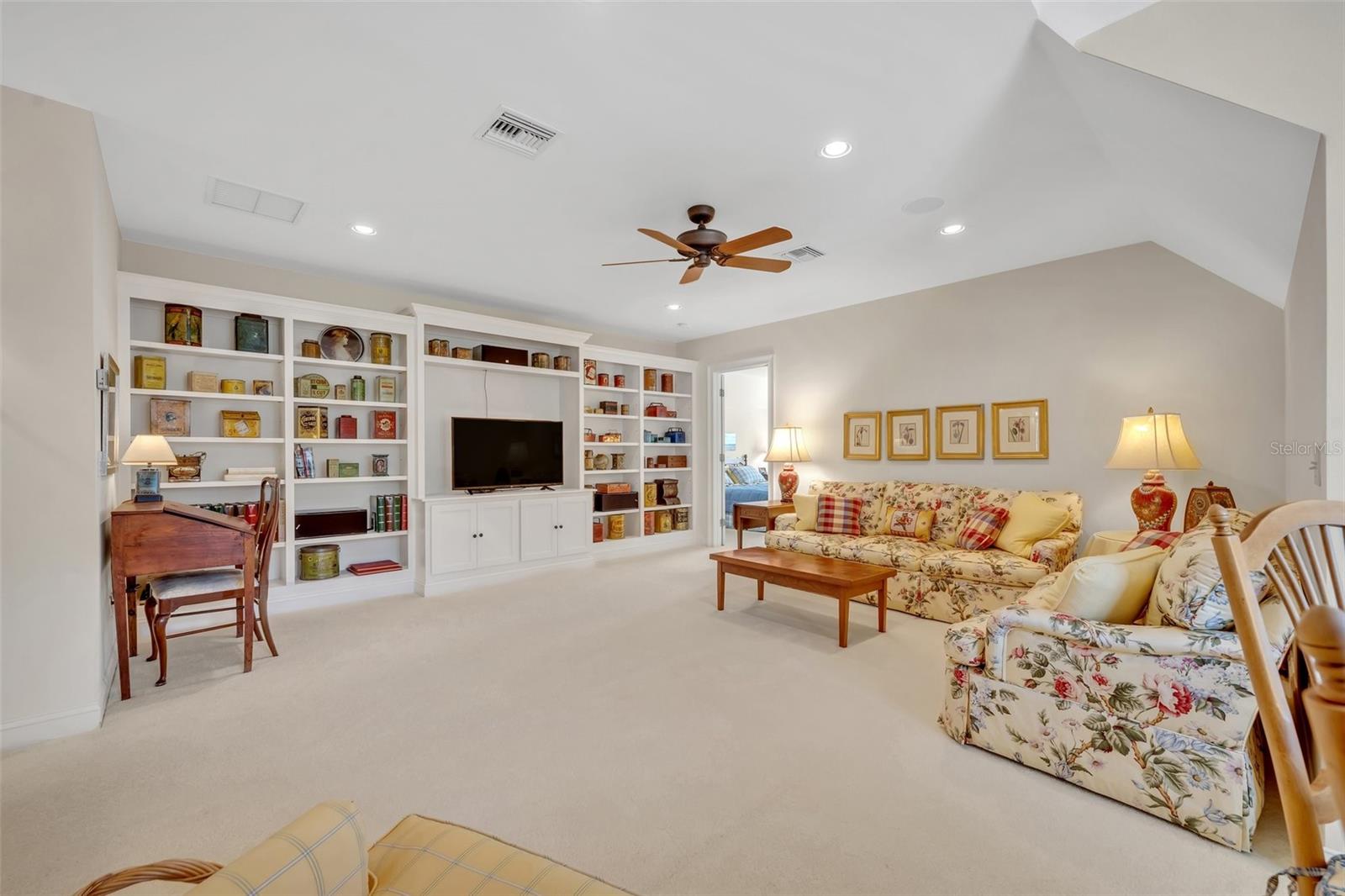 WINDSONG LOOKOUT LANDING 43/79 - Residential