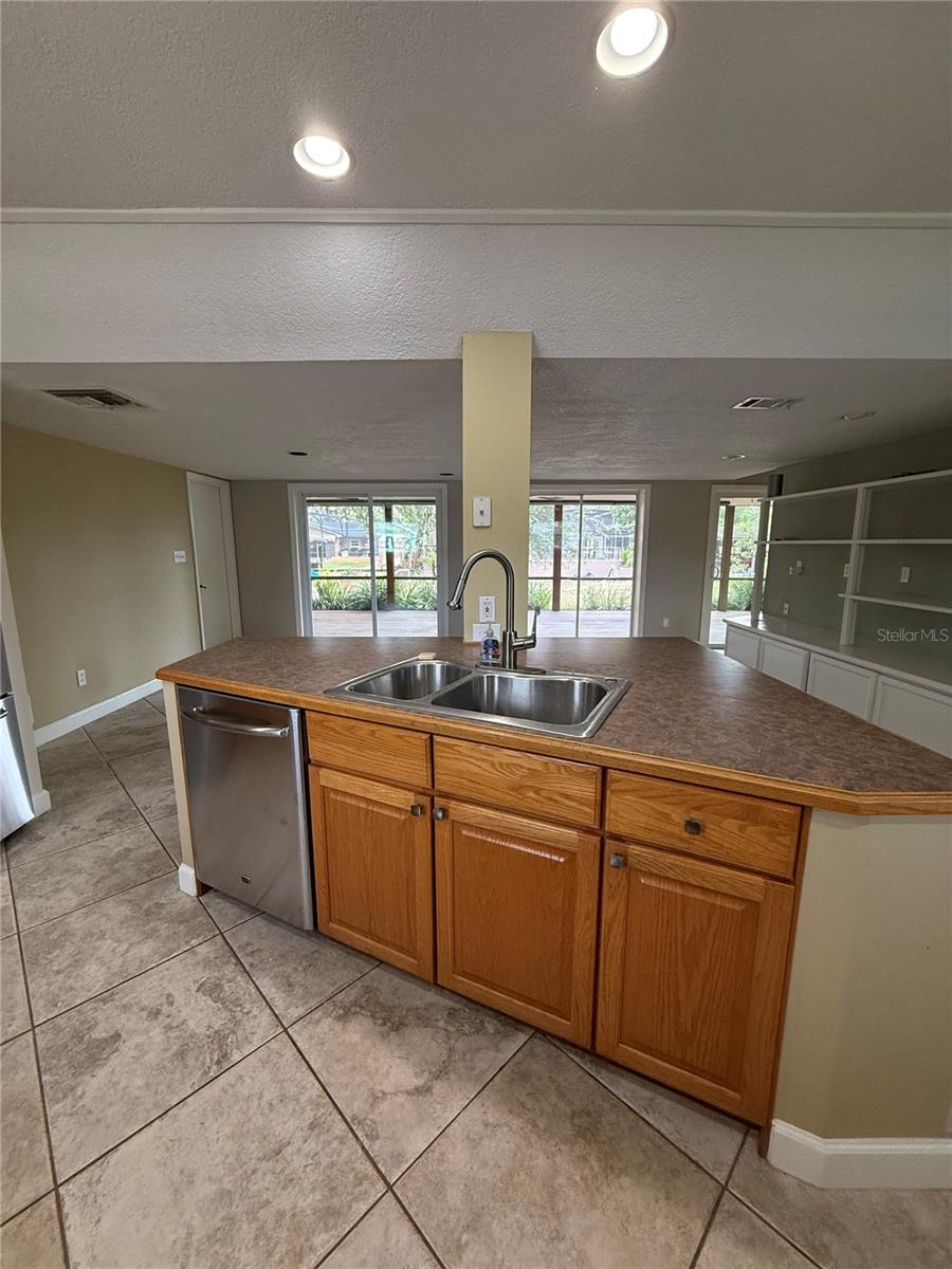 BRANTLEY HALL ESTATES - Residential Lease