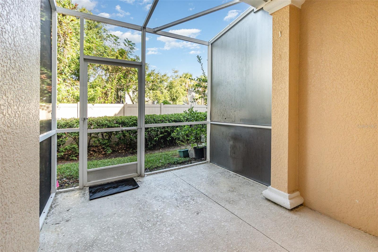 LAGO/HANGING MOSS PH 7 - Residential Lease