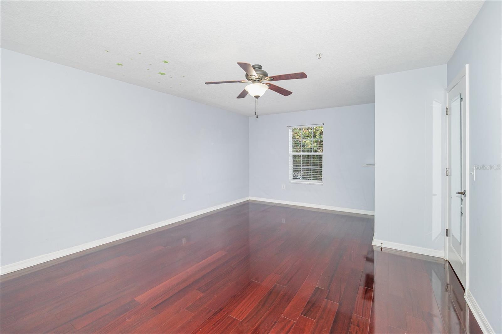 LAGO/HANGING MOSS PH 7 - Residential Lease