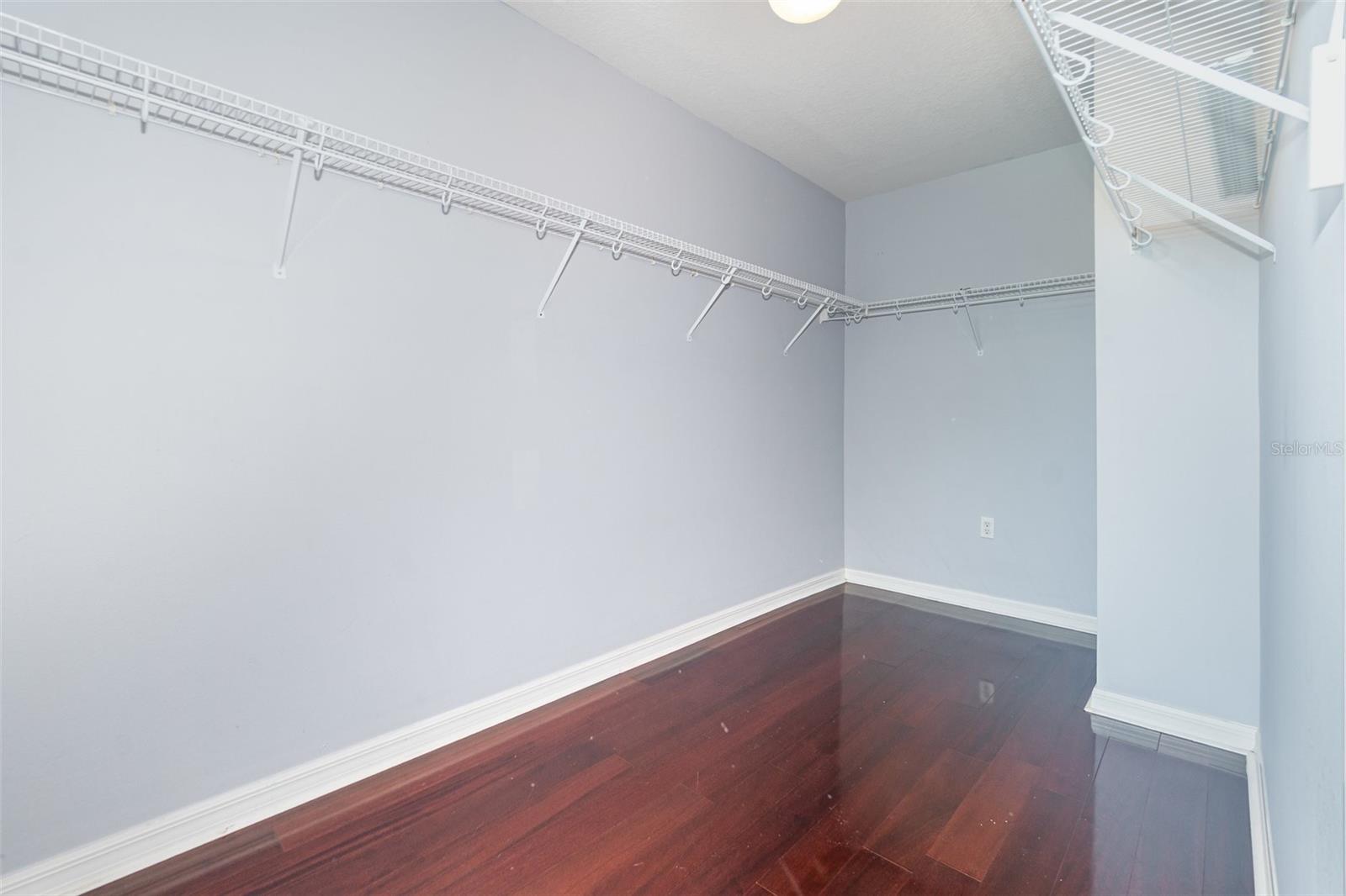 LAGO/HANGING MOSS PH 7 - Residential Lease