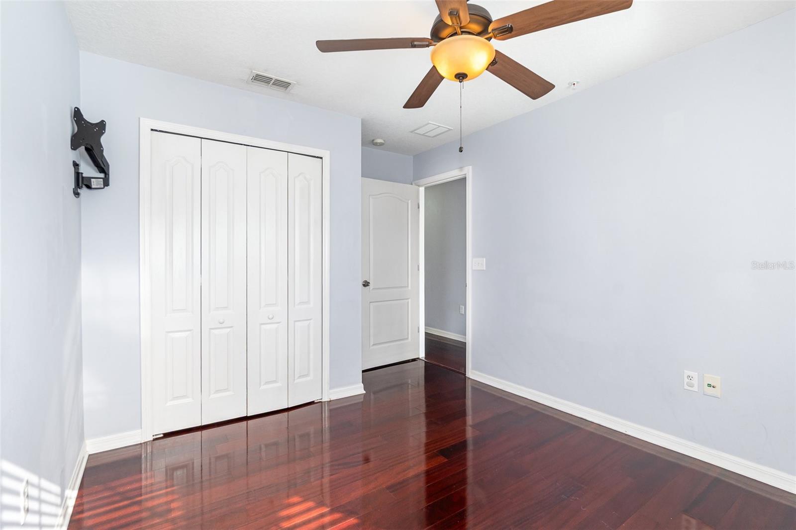 LAGO/HANGING MOSS PH 7 - Residential Lease