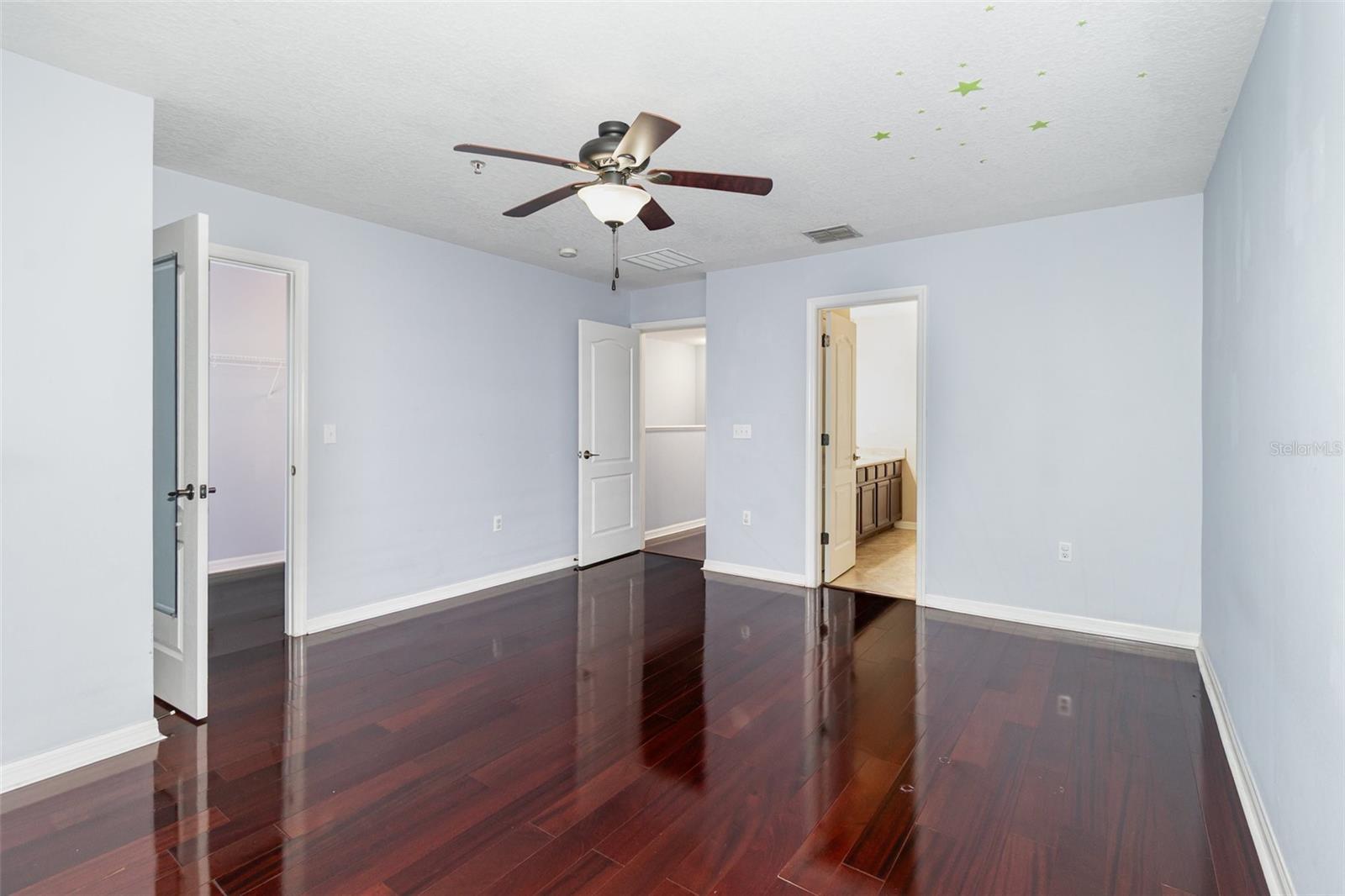 LAGO/HANGING MOSS PH 7 - Residential Lease