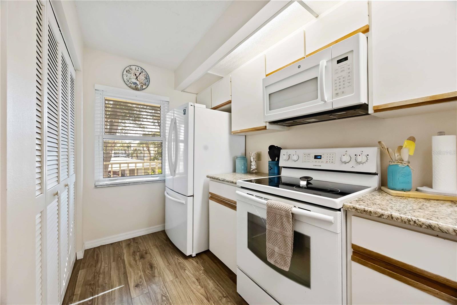 FARMINGTON VISTAS - Residential