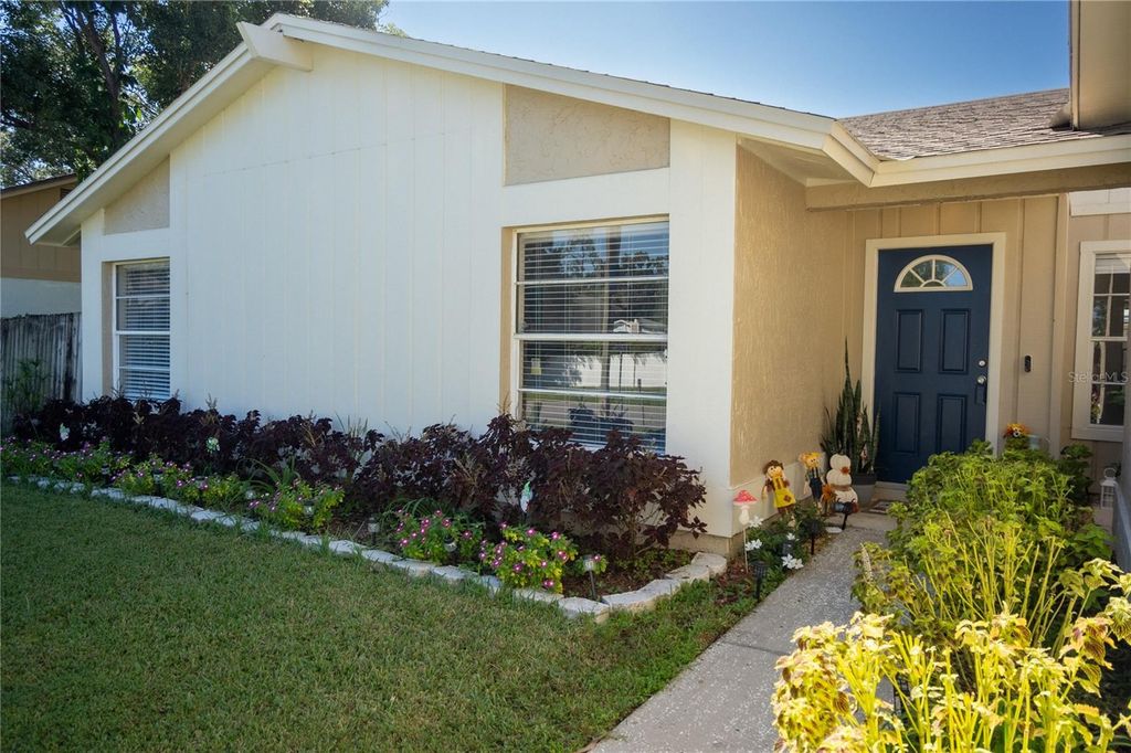 Photo of 419 Bloomingfield Drive, Brandon, FL 33511 (MLS # TB8404392)