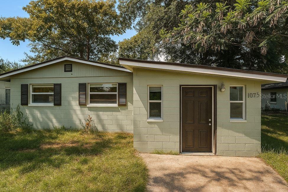 Welcome to this inviting 3-bedroom, 1-bathroom single-family home located in the heart of Winter Garden. This property offers a comfortable layout with a spacious living area, a functional kitchen, and plenty of natural light throughout.
The home sits on a nice-sized lot, providing a private backyard that’s perfect for outdoor gatherings, gardening, or simply relaxing. With its convenient location, you’ll enjoy easy access to shopping, dining, schools, and major highways—making daily commutes and weekend outings a breeze.
Whether you’re looking for your first home or an investment opportunity, this property is a solid choice with great potential in one of Central Florida’s most desirable areas.