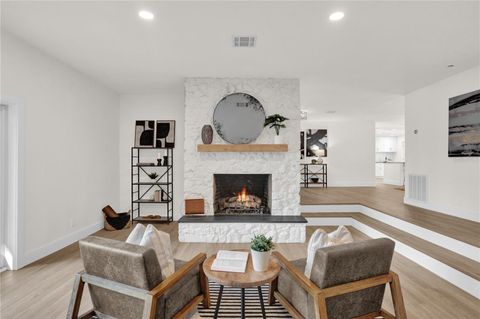 Tiny photo for 238 E Lakeshore Drive, Clermont, FL 34711 (MLS # G5102209)