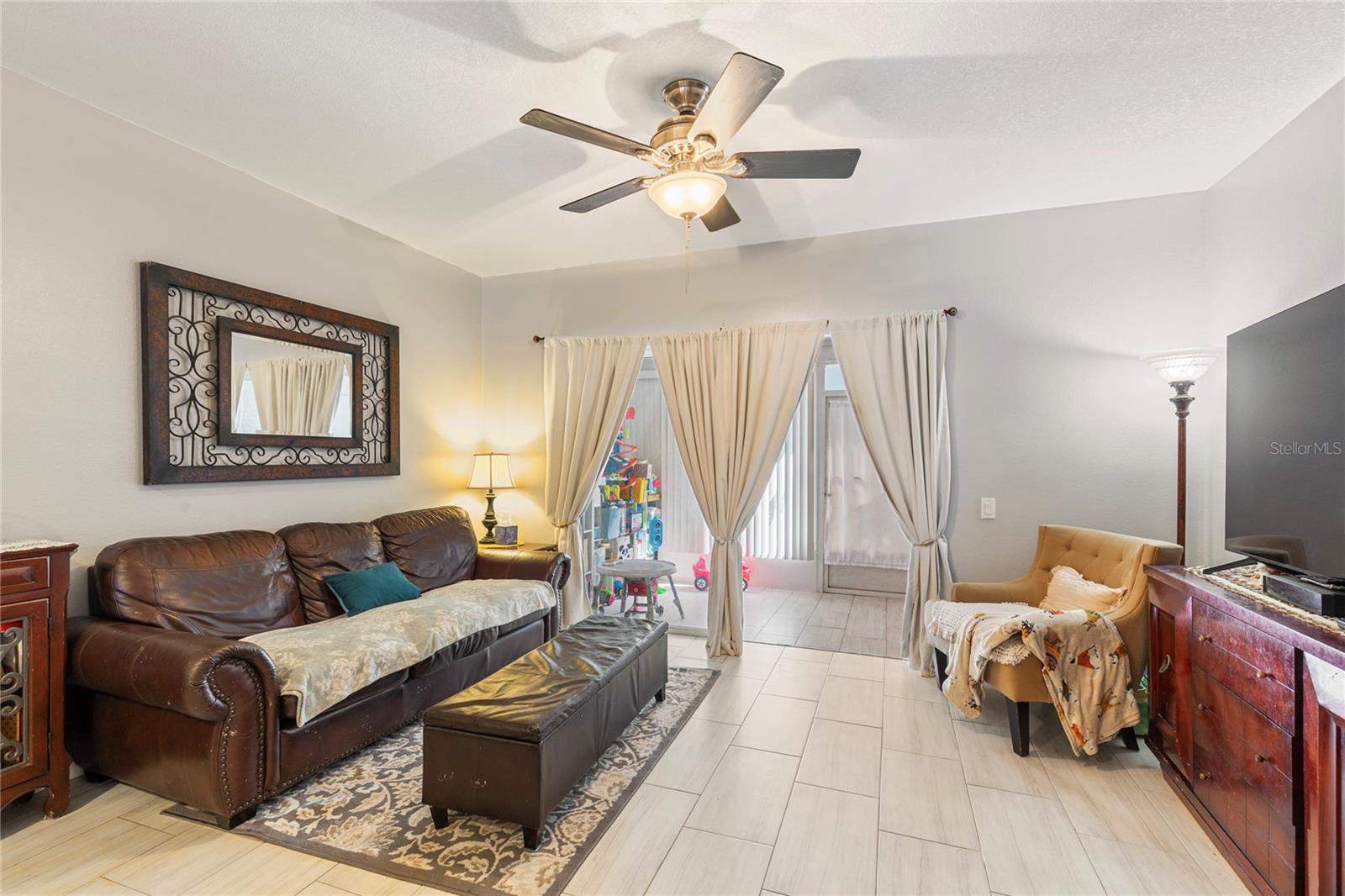 COUNTRYSIDE KEY - Residential