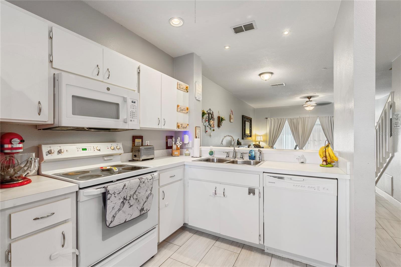 COUNTRYSIDE KEY - Residential