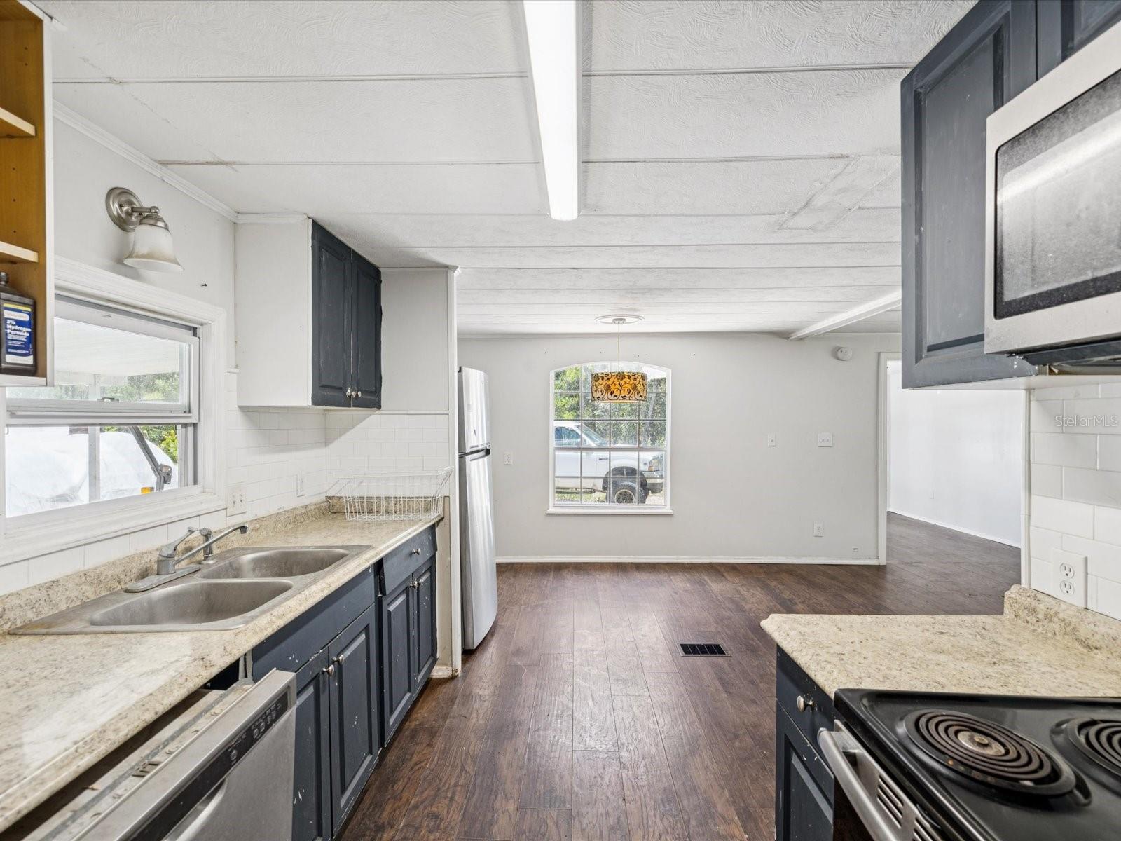 4997 W SAMPLES LANE