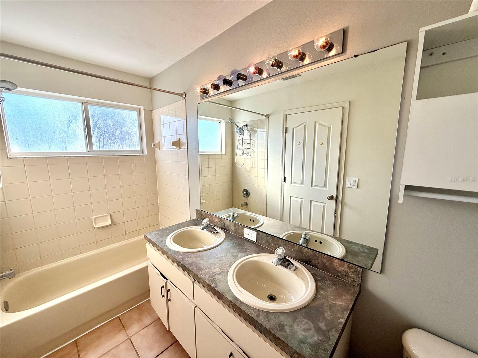 TRAFALGAR SQUARE - Residential Lease