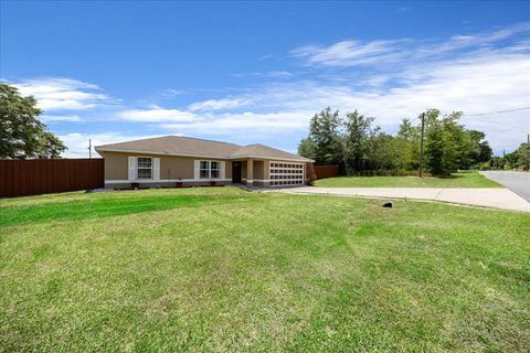 Photo of 176 Juniper Loop Circle, Ocala, FL 34480 (MLS # OM724227)