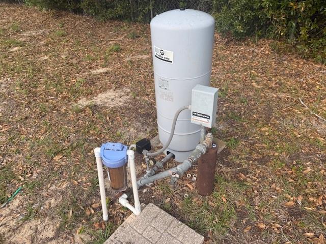 SILVER SPRINGS SHORES - Residential