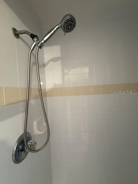 SILVER SPRINGS SHORES - Residential