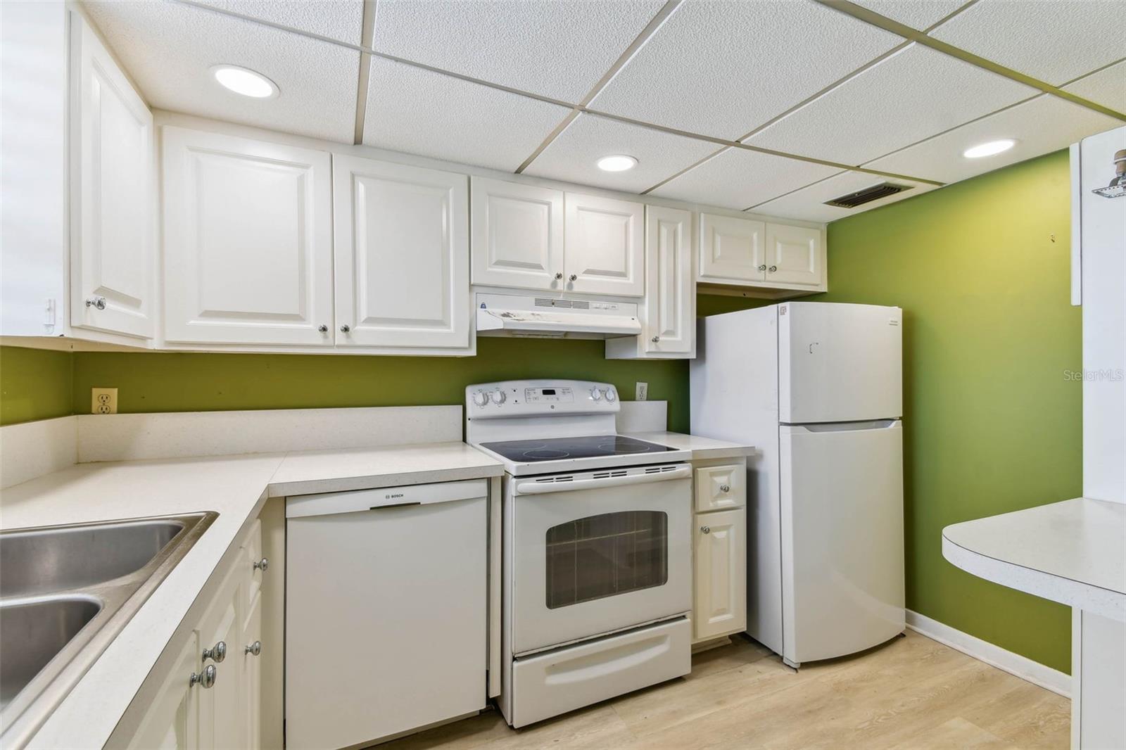 SABAL PALM GARDENS - Residential