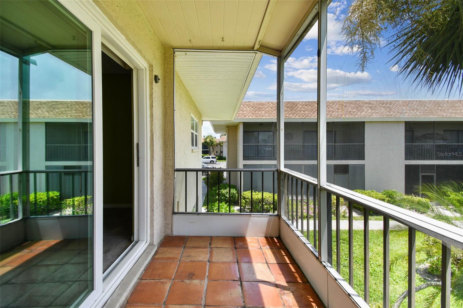 SABAL PALM GARDENS - Residential