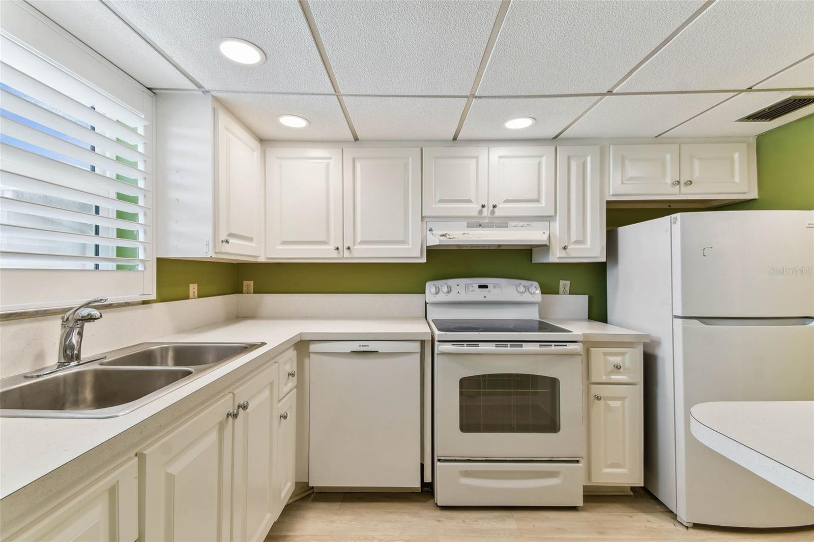 SABAL PALM GARDENS - Residential