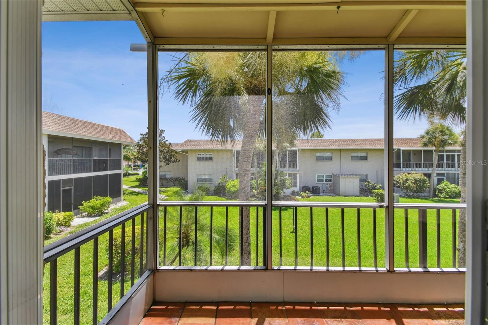 SABAL PALM GARDENS - Residential