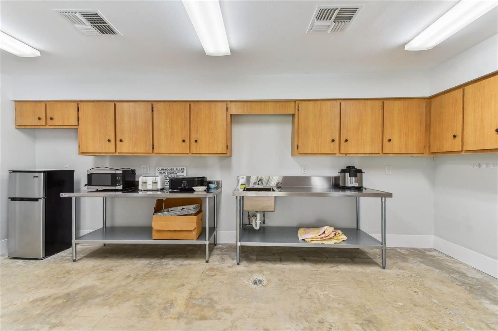 SABAL PALM GARDENS - Residential