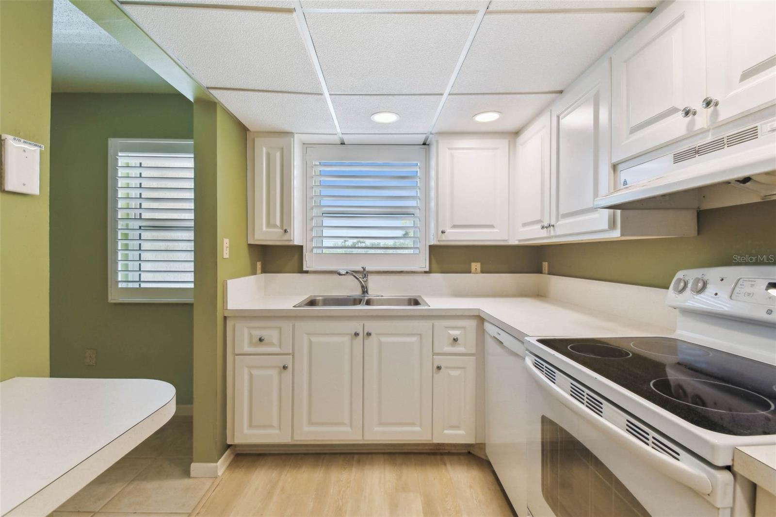 SABAL PALM GARDENS - Residential