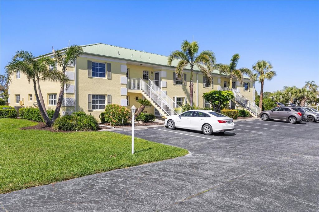 Photo of 942 Capri Isles Boulevard #105, Venice, FL 34292 (MLS # N6141507)