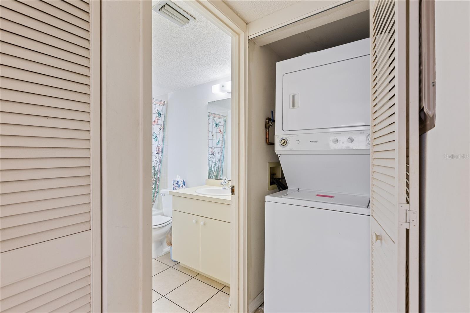 CROWN COLONY SOUTH - Residential