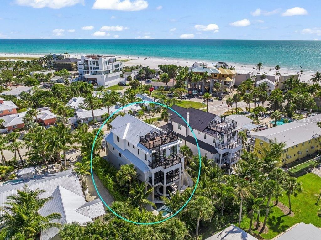 Photo of 89 Avenida Messina, Sarasota, FL 34242 (MLS # A4649303)