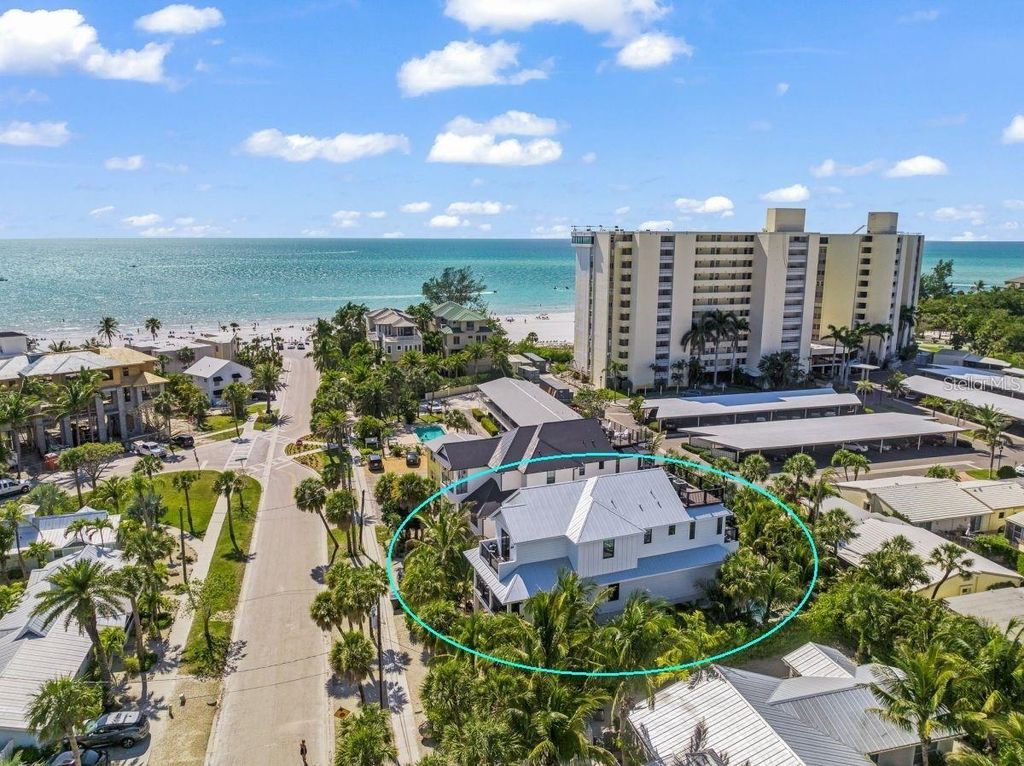 Photo of 89 Avenida Messina, Sarasota, FL 34242 (MLS # A4649303)