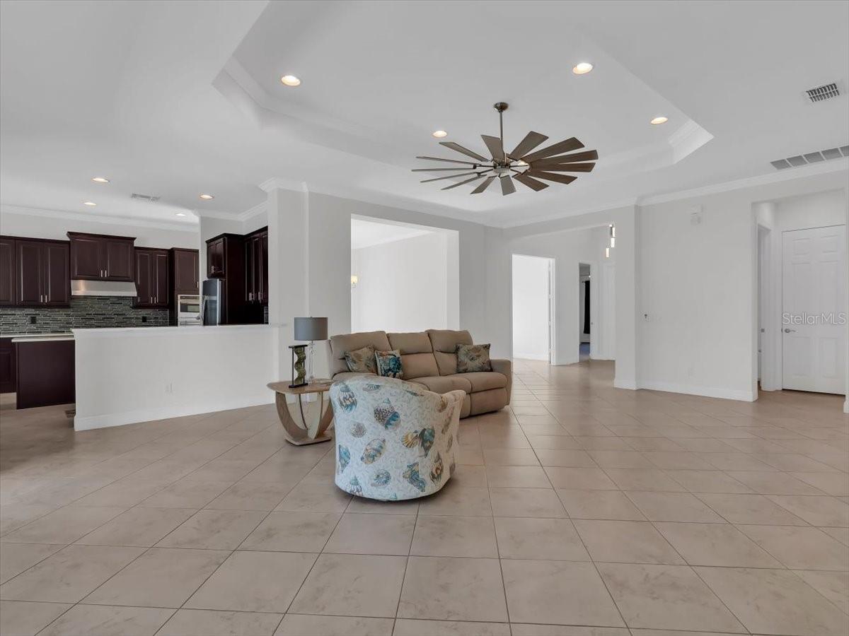 VALENCIA LAKES TR P - Residential