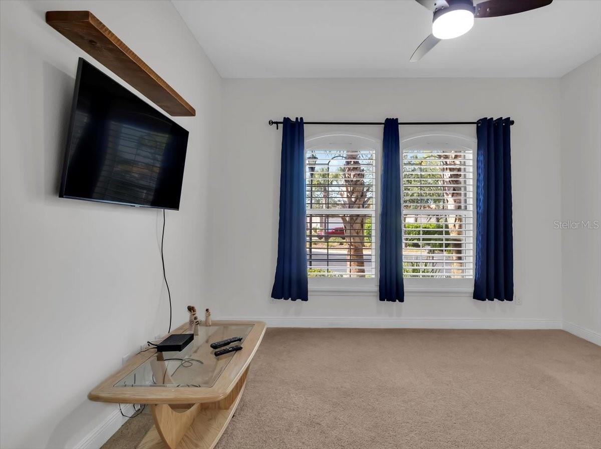 VALENCIA LAKES TR P - Residential