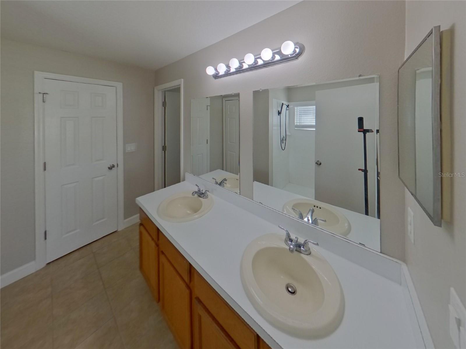 SOUTH RIDGE PH 1 & PH - Residential Lease