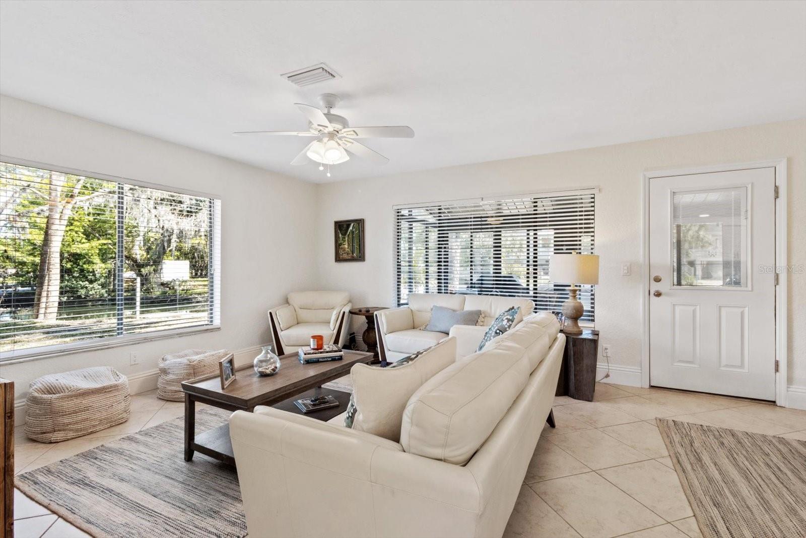 PARADISE POINT VILLAS CONDO - Residential