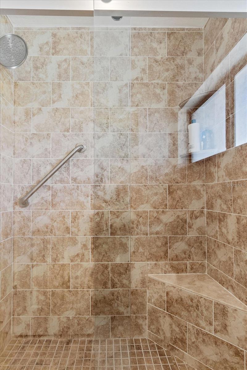 PARADISE POINT VILLAS CONDO - Residential