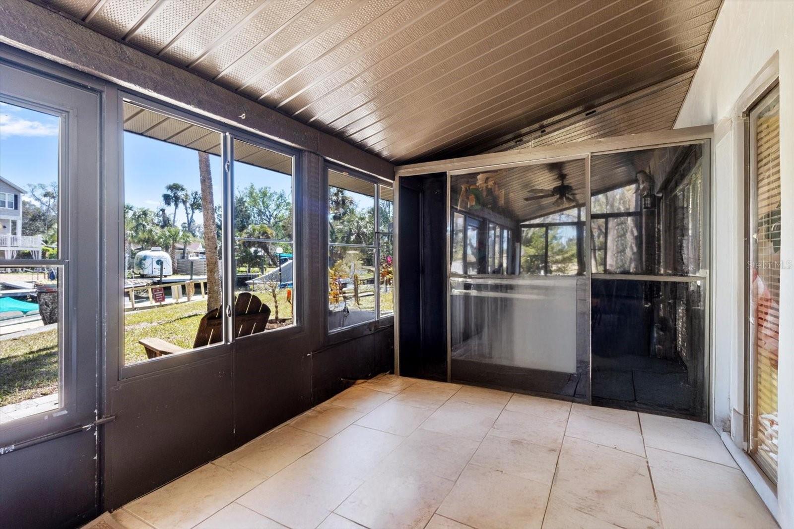 PARADISE POINT VILLAS CONDO - Residential