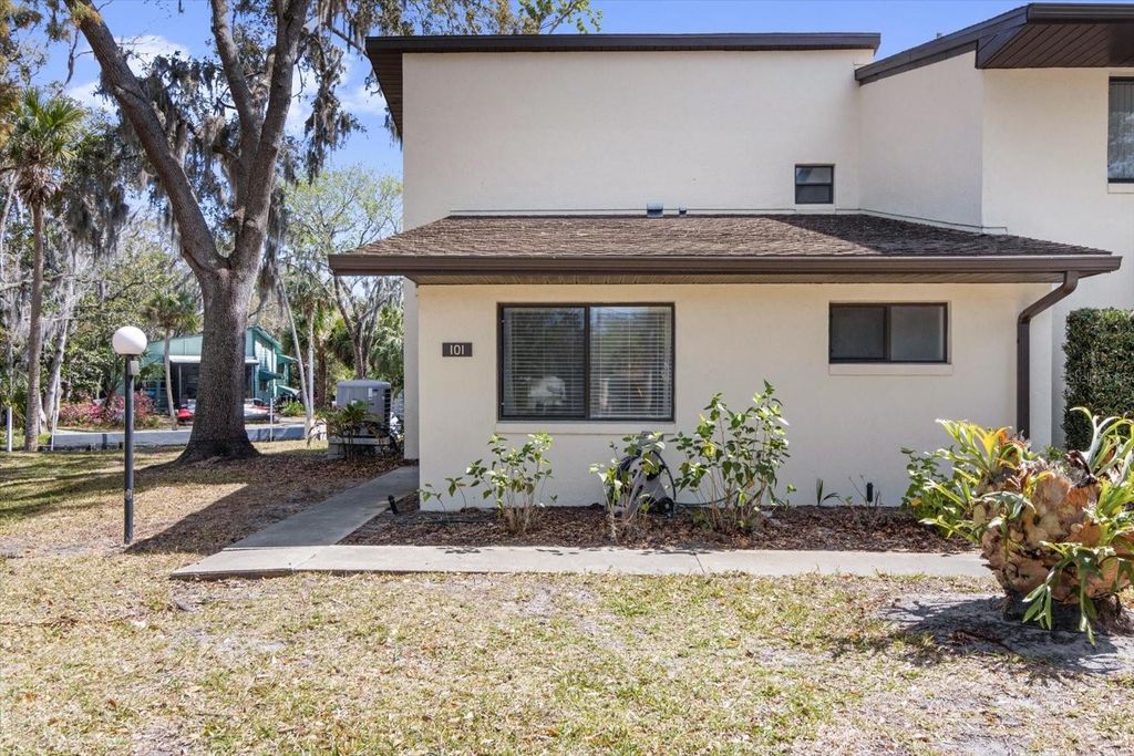 Photo of 1637 SE Paradise Circle W #101, Crystal River, FL 34429 (MLS # TB8477419)