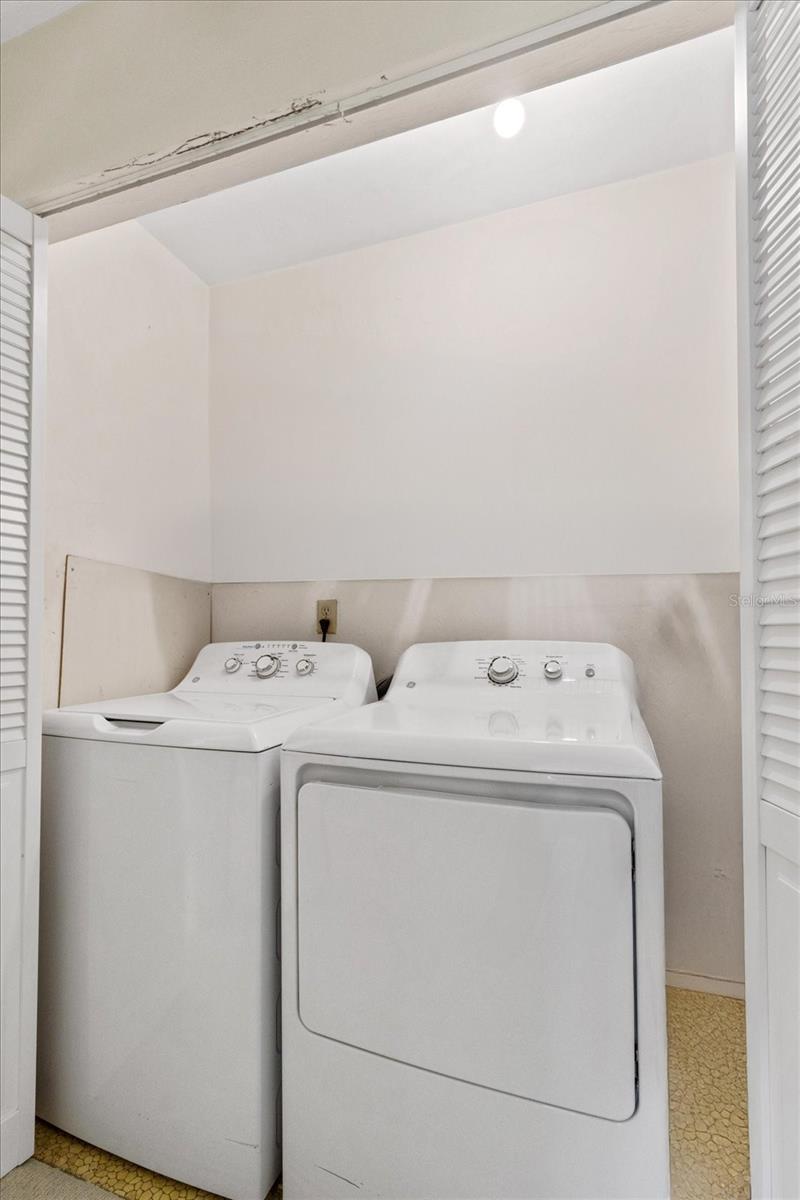 PARADISE POINT VILLAS CONDO - Residential