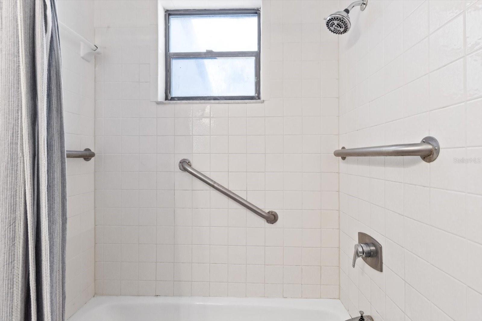 PARADISE POINT VILLAS CONDO - Residential