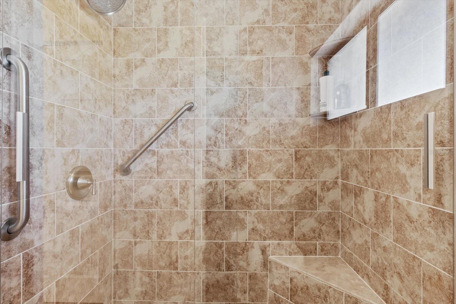 PARADISE POINT VILLAS CONDO - Residential